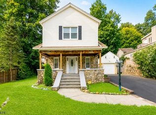 20 Shawnee Rd, Hopatcong Boro, NJ 07843