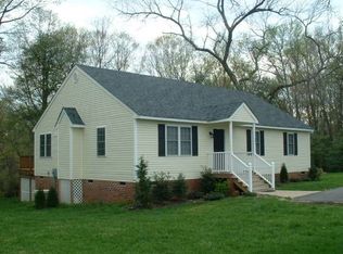 101 Breezy Hill Dr, Colonial Heights, VA 23834