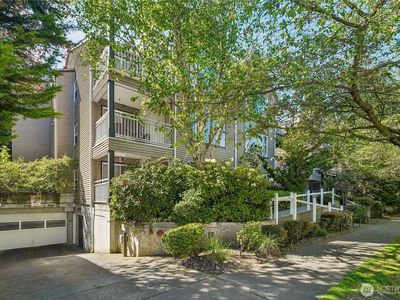 215 20th Avenue E #305, Seattle, WA, 98112
