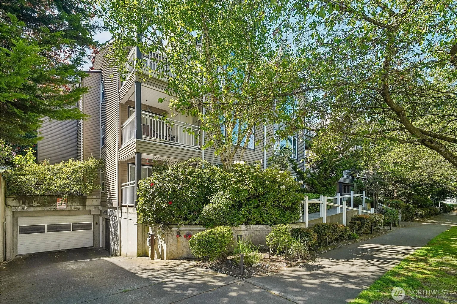 215 20th Avenue E #305 photo 1