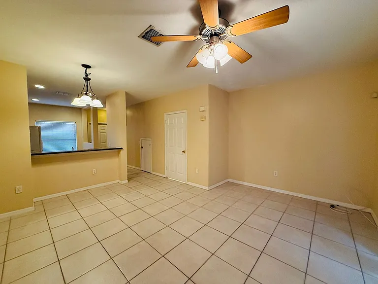 8533 Trail Wind Dr — Photo 4