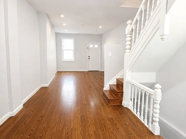 99 Clerk St #2A — Photo 11