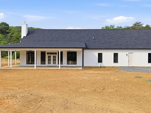 222 Messick Rd, Strasburg, VA 22657