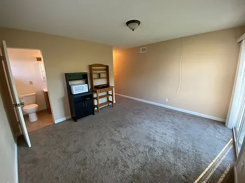 593 Venus Ave #C Photo 1