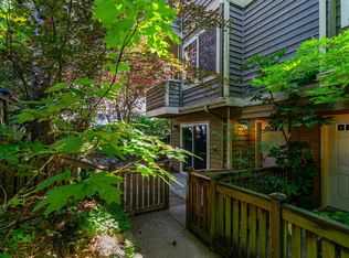 10710 Whitman Ave N APT B, Seattle, WA 98133