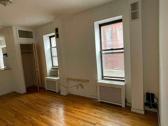 5th image of 256 E 89th St APT 2