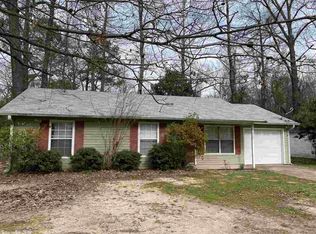 917 Edgehill Dr, Benton, AR 72015