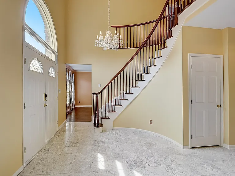 19 Cheyenne Dr — Photo 5