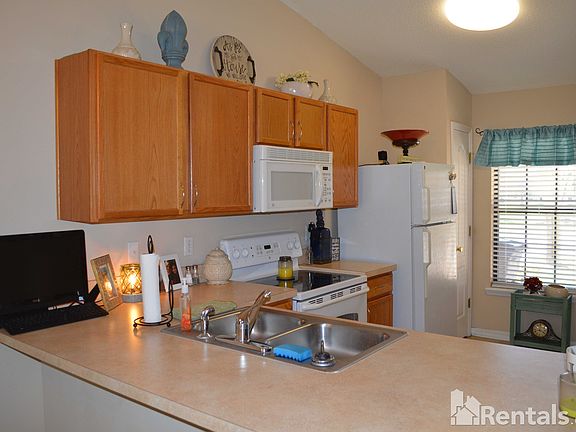 4th image of 702 Ginger Mill Dr