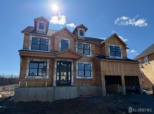 15 Campbell Dr, Parlin, NJ 08859