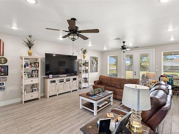 3rd image of 2798 Crown Ln