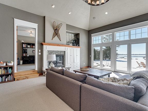5th image of 1031 Bay Shore Dr