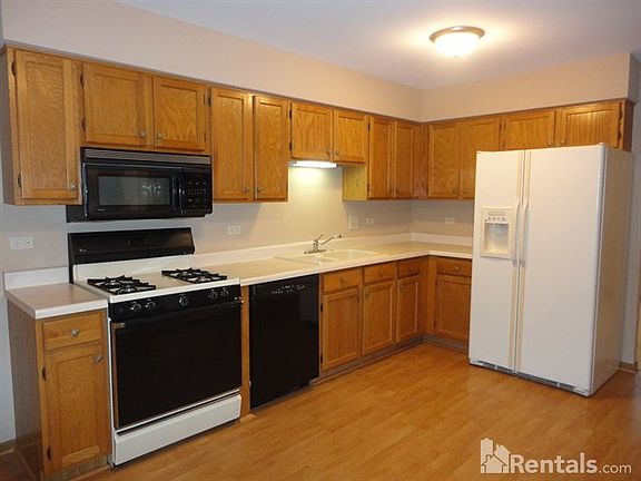 4th image of 290 Hickory Oaks Dr