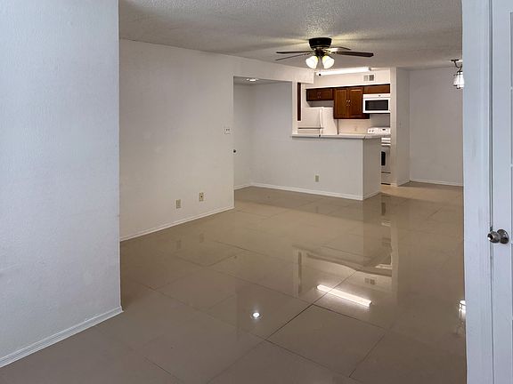 5th image of 2946 S University Dr APT 7108
