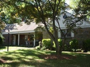 70 Bennett Rd, Teaneck, NJ 07666