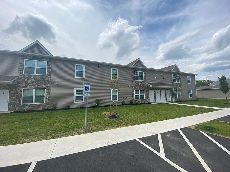 Towns Edge Apartments — Photo 2