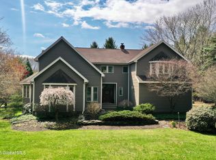 212 Anthony Rd, Halfmoon, NY 12065