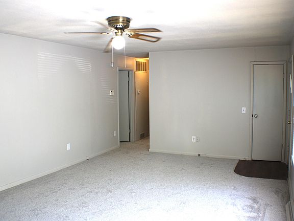 3rd image of 2526 SE Colorado Ave