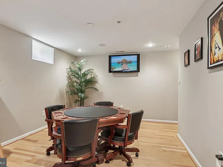 15206 Derbyshire Way — Photo 14