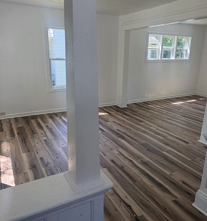 4th image of 218 Goguac St W