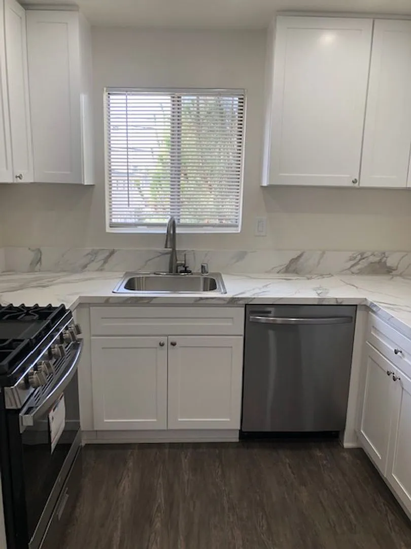 10518 Western LLC — Photo 4