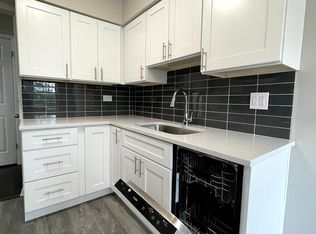 7827 Niles Center Rd #2B, Skokie, IL 60077