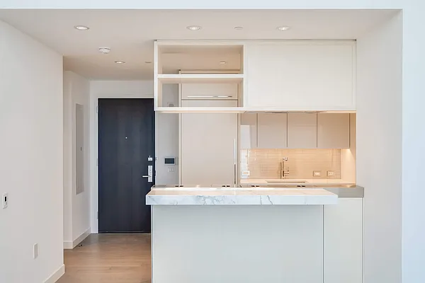 Rented by Compass | media 47