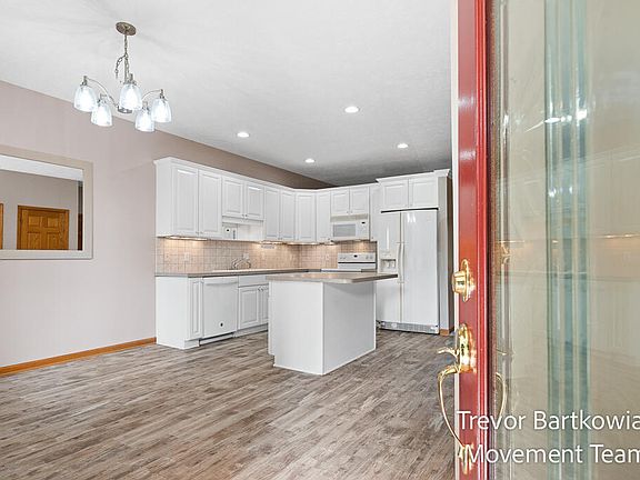 5th image of 4646 Canterbury Dr
