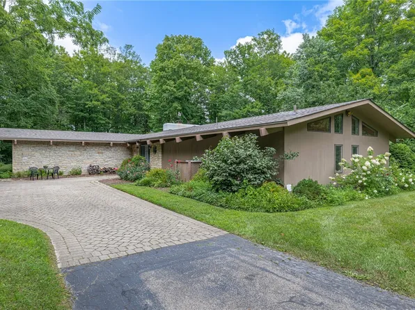 2036 W Alex Bell Rd, Dayton, OH 45459