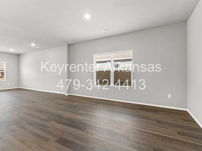 920 S Morningside Dr — Photo 9