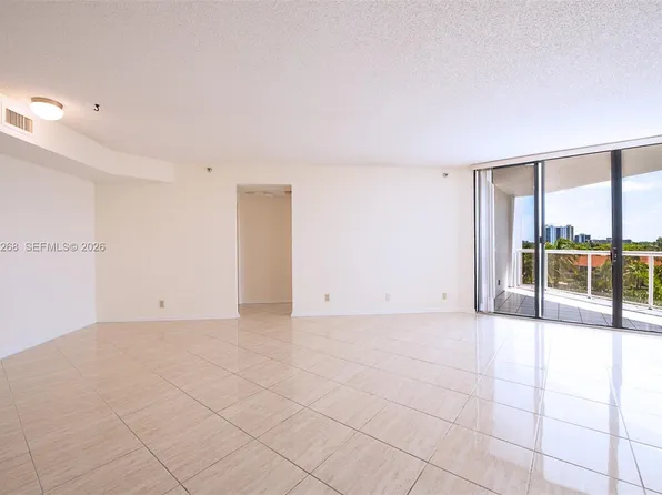 3610 Yacht Club Dr, Aventura, FL