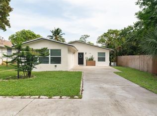 155 SW 5th St, Deerfield Beach, FL 33441