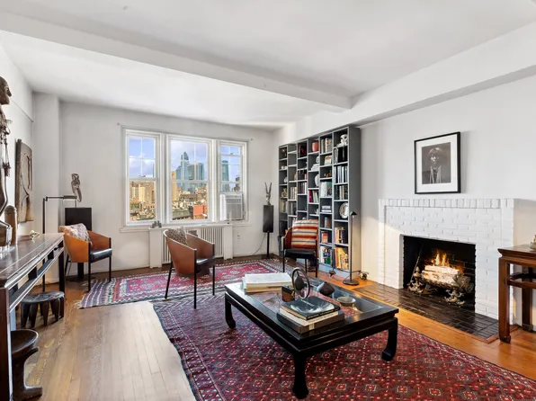 45 Christopher Street image 1 of 5