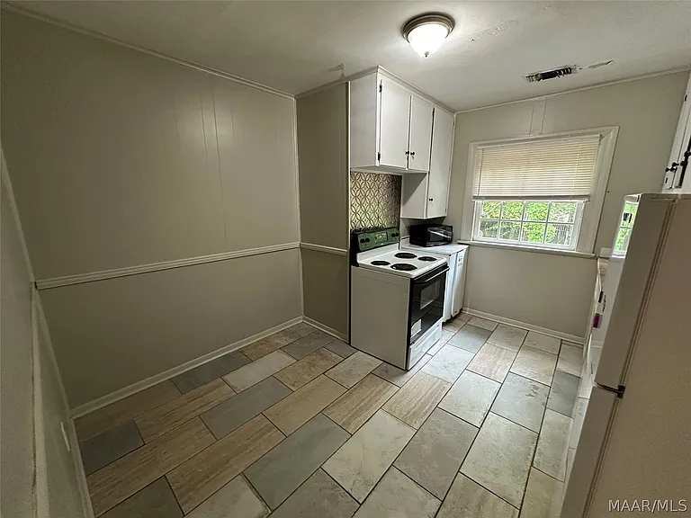 432 Clanton Ave — Photo 4