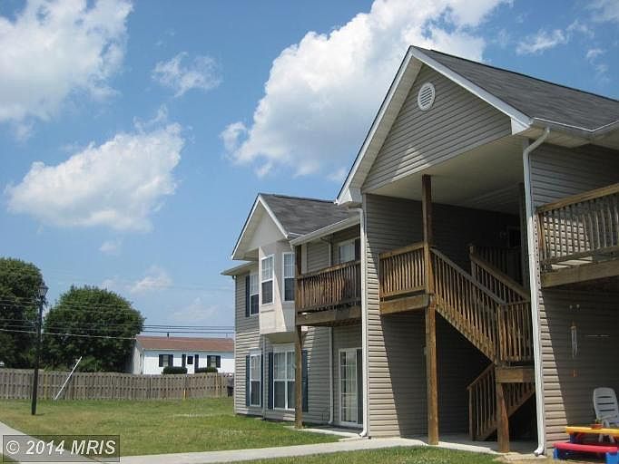 1st image of 123 Brookland Ct APT 8