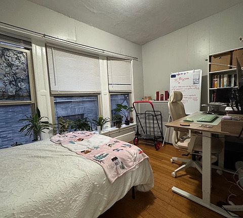 4th image of 877 Beacon St #33