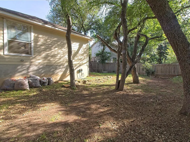 610 Palo Alto Ln — Photo 31