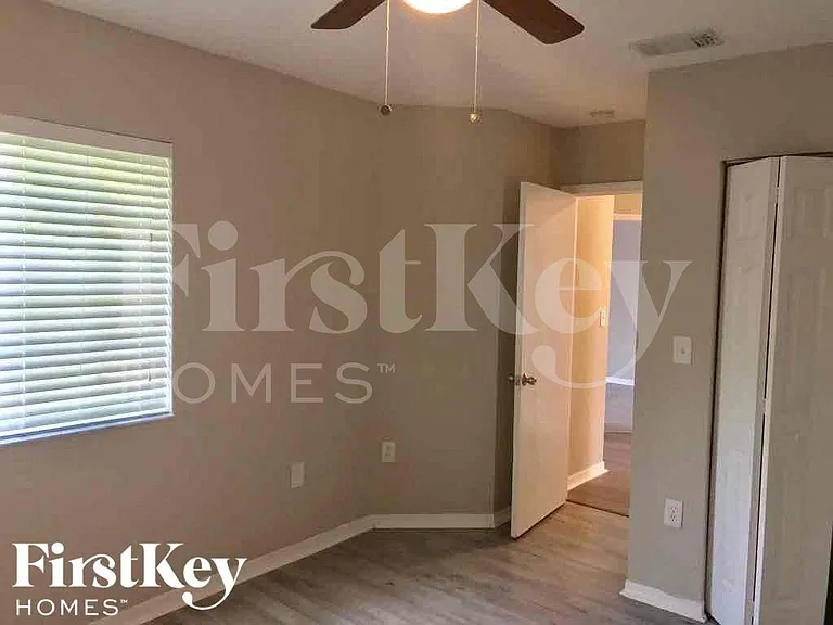 18050 SW 142nd Ct — Photo 16