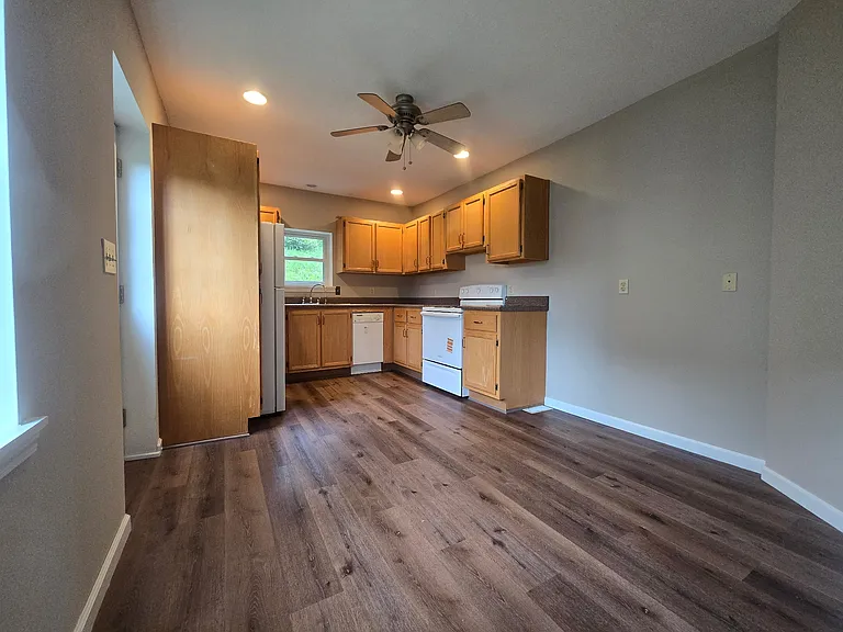 400 W Fulton St — Photo 7