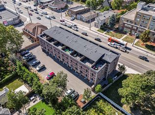 760 Lakeshore Rd E UNIT 213, Mississauga, ON L5E1C7