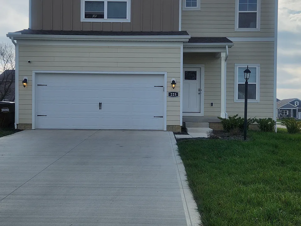 225 Sterndale Dr