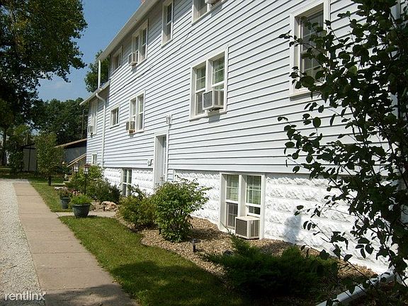 parking lot and front of bldg