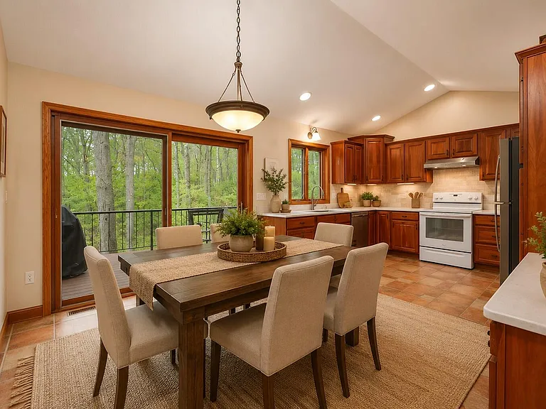 4482 Sutton Rd — Photo 4