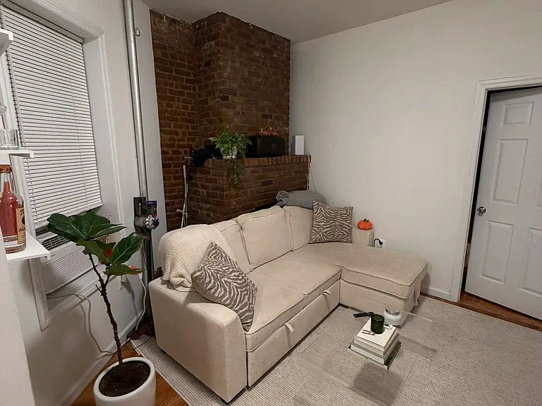 405 E 90th St #5B — Photo 1