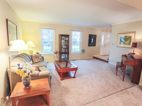 4th image of 2807 N Stanford Dr