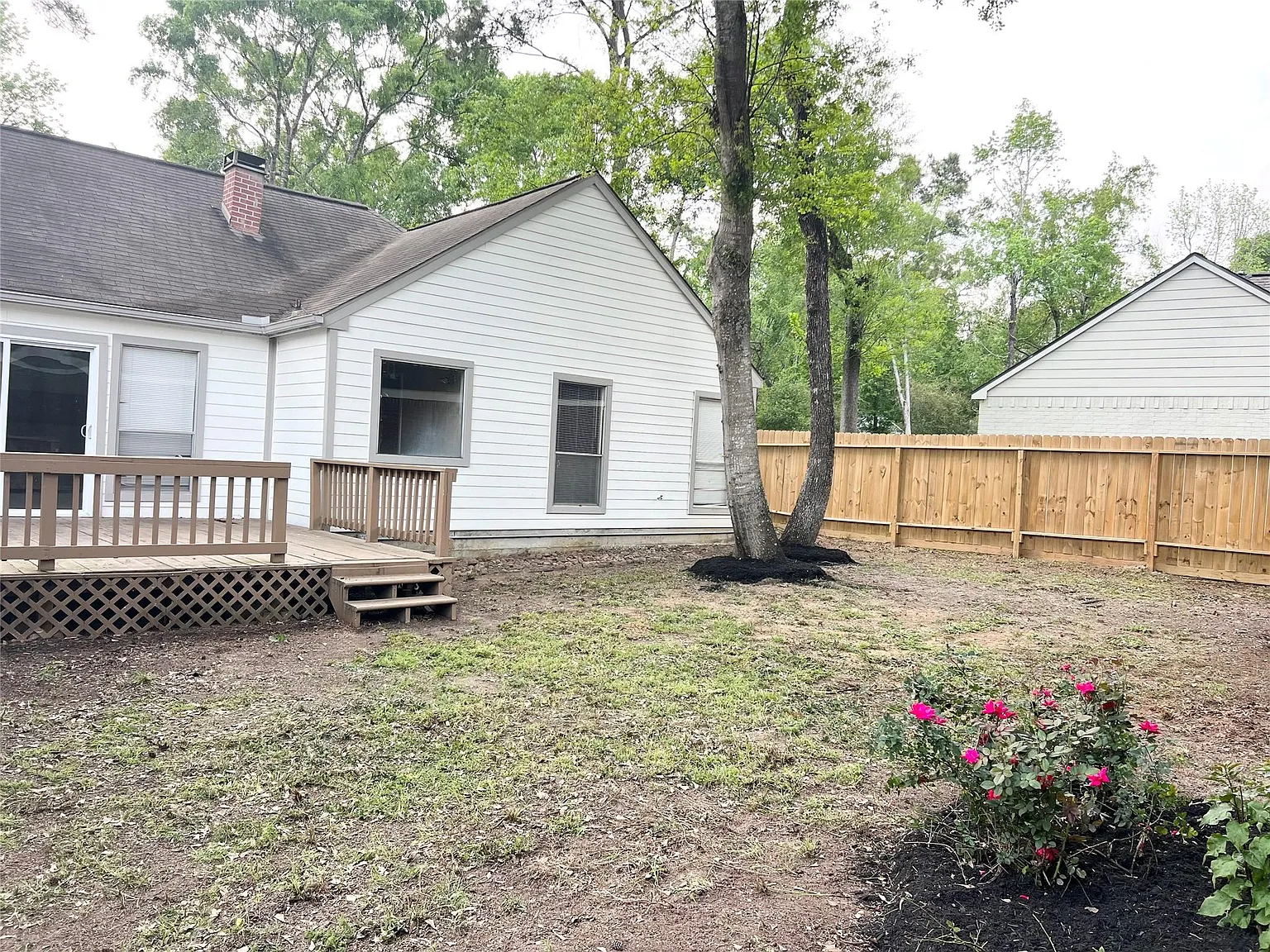 3 bed, 2.0 bath, 1410 sqft, $2,000 — Photo 4