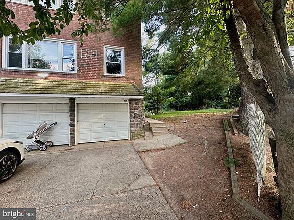 2nd image of 218 Lockart Ln