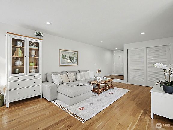 4th image of 2815 Forest Ridge Drive SE
