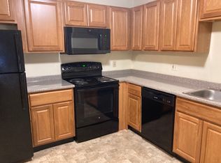 740 Central St UNIT F12, Leominster, MA 01453