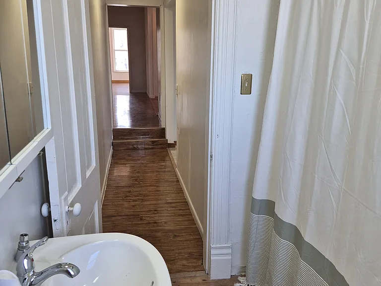 1205 Bank St #1/2 — Photo 30